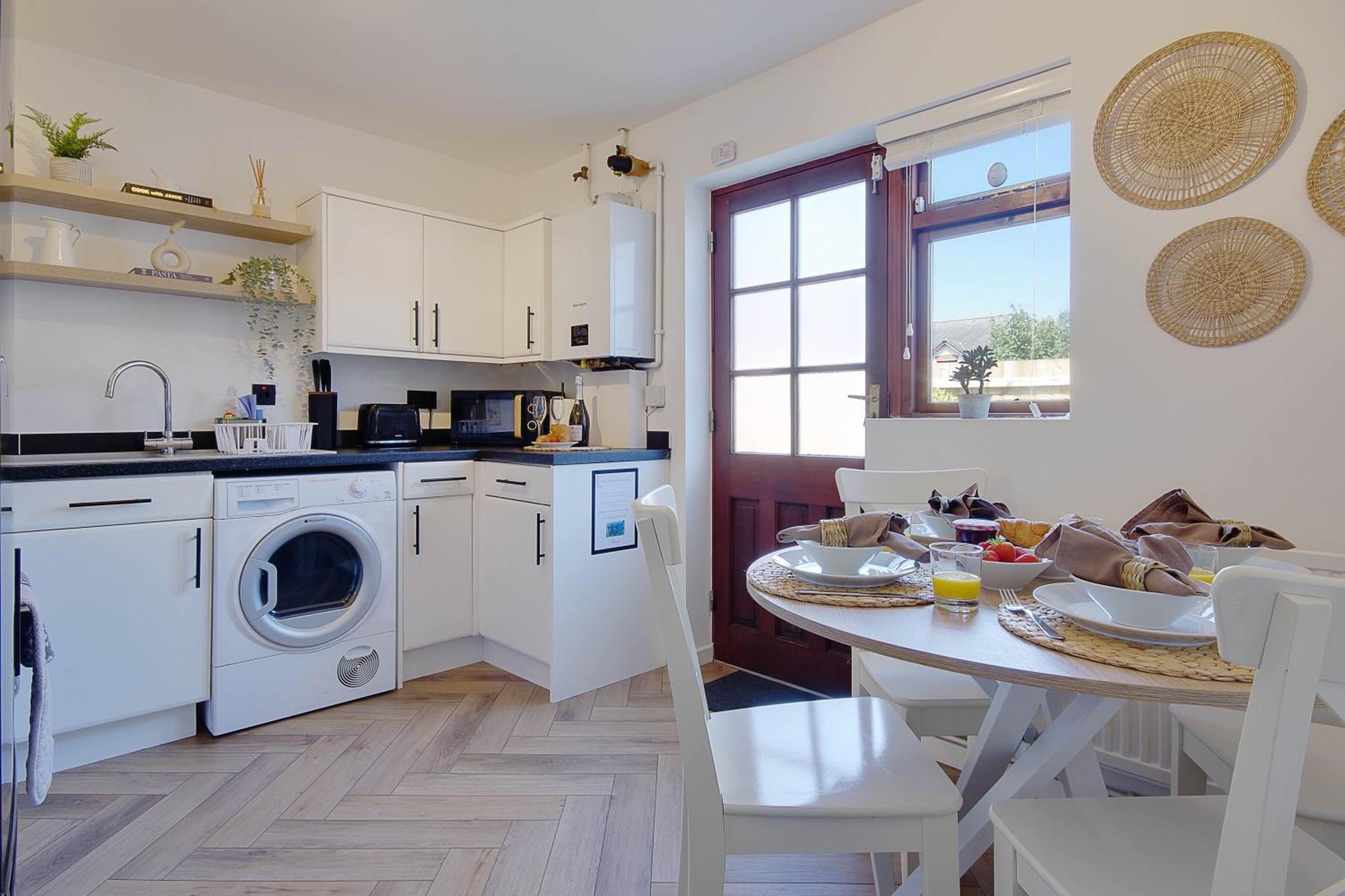 The Nook - Cosy Coastal Retreat Near Sandbanks Poole Exterior photo